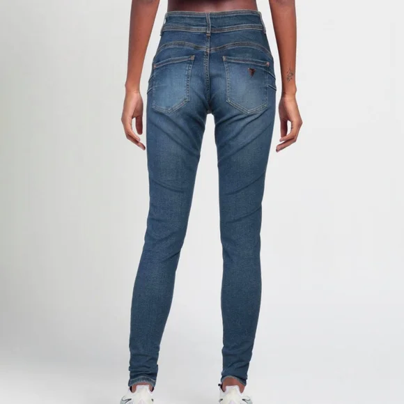 Guess Flex Shape Up Jeans